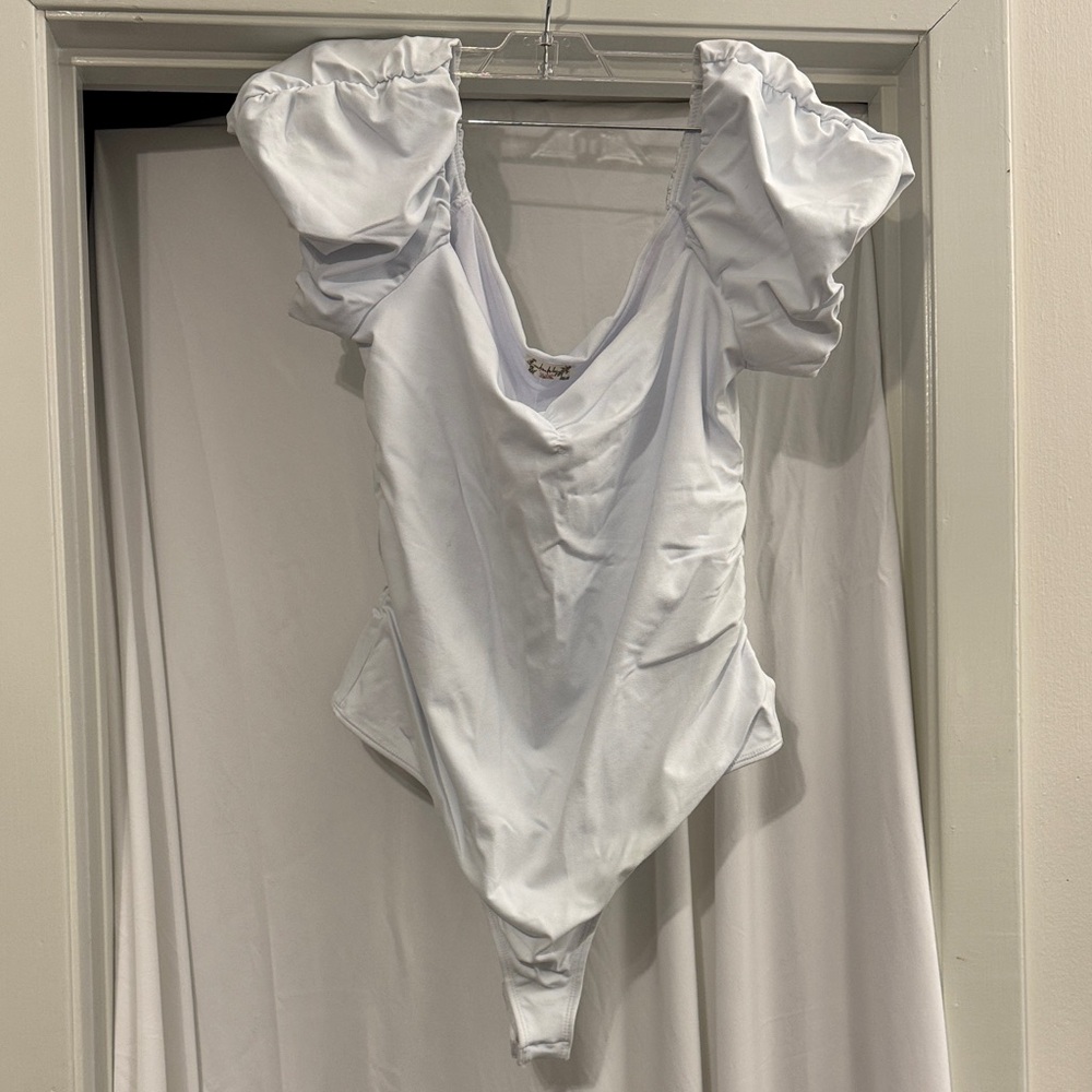 Chic White Puff Sleeve Bodysuit